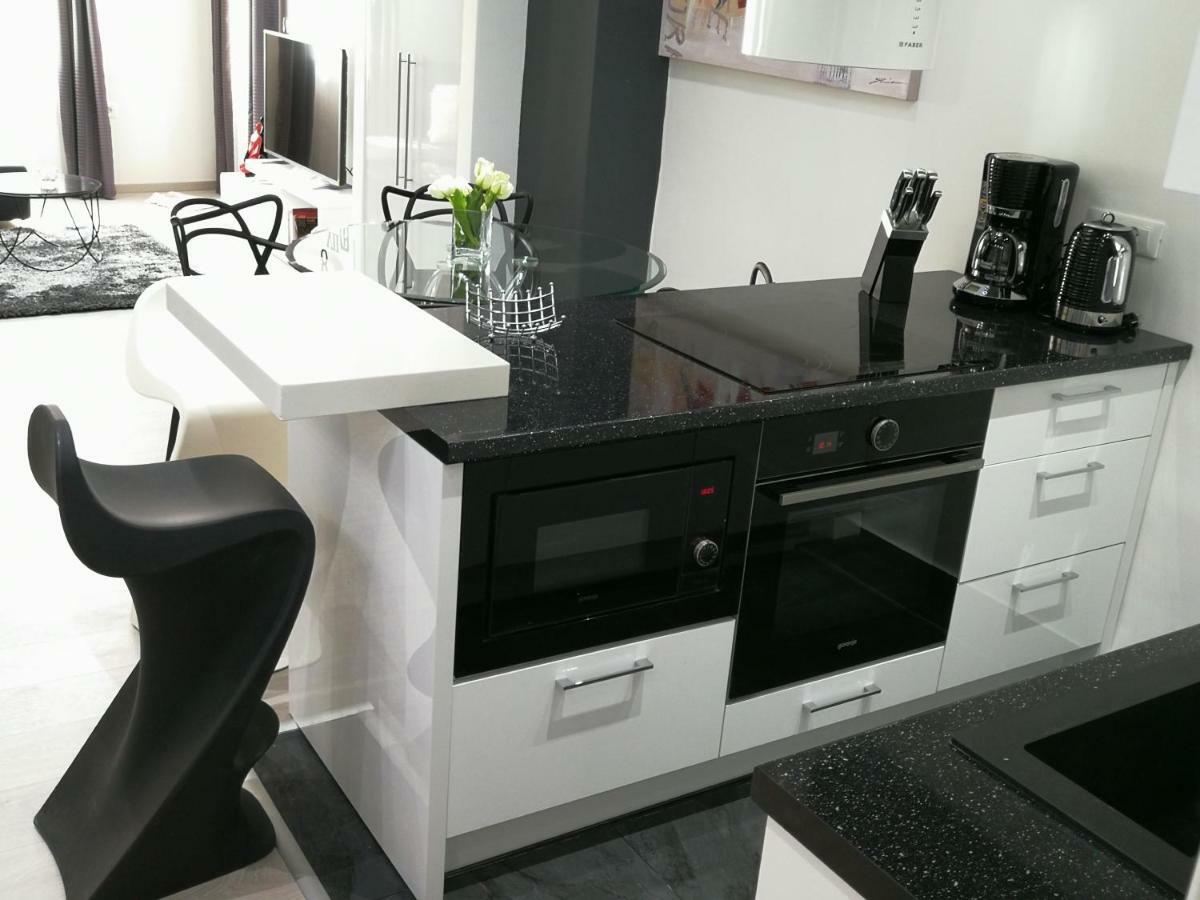 Palladium II City Center Apartments Makarska Bagian luar foto